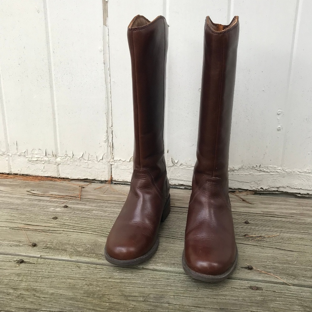UGG Australia Boots brown size 6